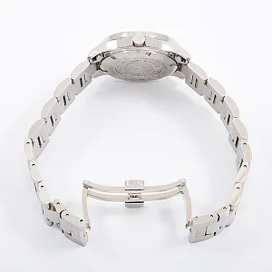 08430_watchlounge_33764766_lo.jpg