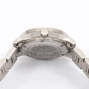 08437_watchlounge_33764876_lo.jpg