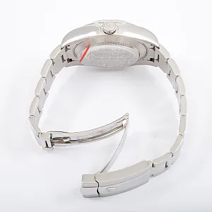 08477_watchlounge_lo.jpg