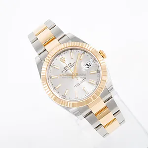 08481_watchlounge_lo.jpg