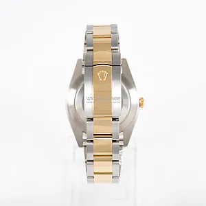 08488_watchlounge_lo.jpg