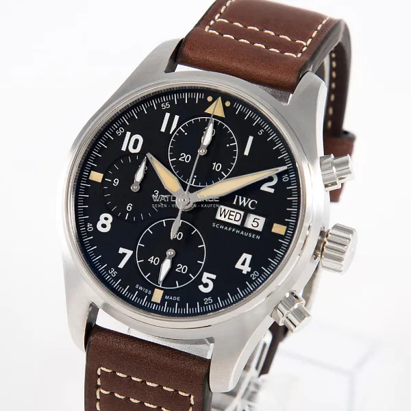 08490_watchlounge_lo_1.jpg