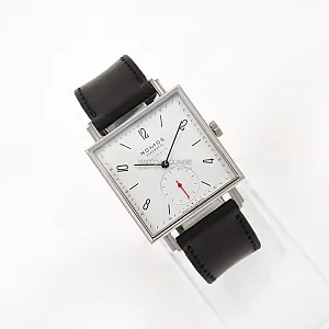 08512_watchlounge_lo.jpg