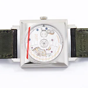 08518_watchlounge_lo.jpg