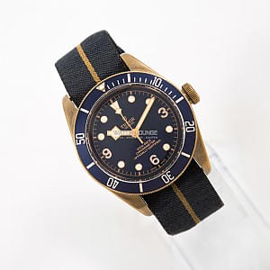 08533_watchlounge_lo.jpg