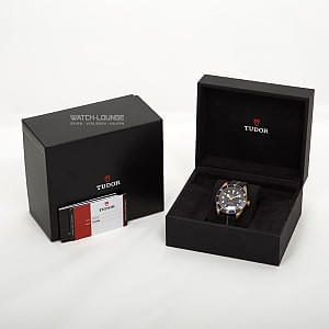 08541_watchlounge_lo.jpg