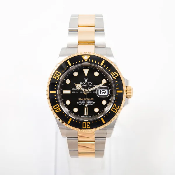 08569_watchlounge_lo.jpg
