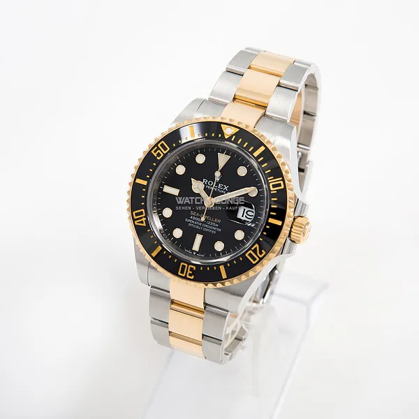 08571_watchlounge_lo.jpg