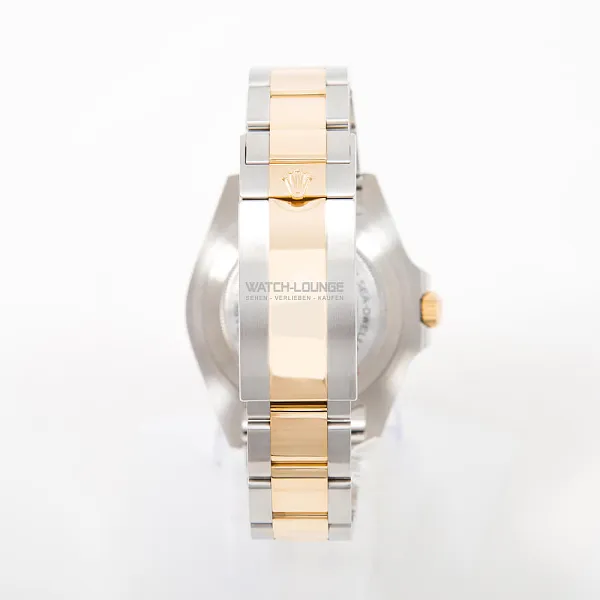 08575_watchlounge_lo.jpg