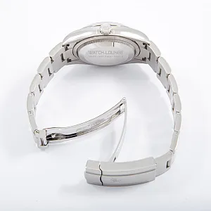 08627_watchlounge_lo.jpg