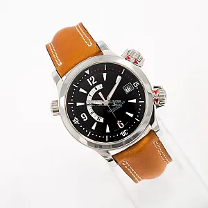 08632_watchlounge_lo.jpg