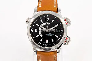 08633_watchlounge_lo.jpg