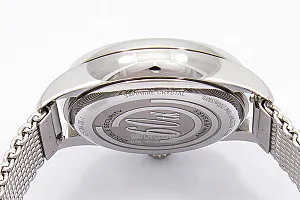08677_watchlounge_lo.jpg