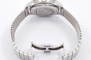 08678_watchlounge_lo.jpg