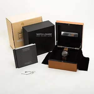08701_watchlounge_lo.jpg