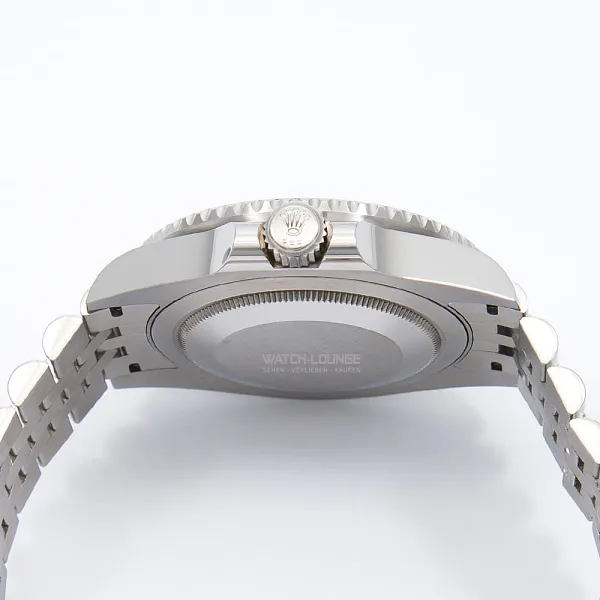 08718_watchlounge_lo.jpg