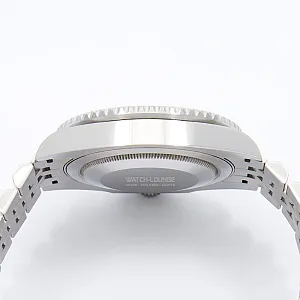 08719_watchlounge_lo.jpg