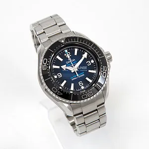 08749_watchlounge_lo.jpg