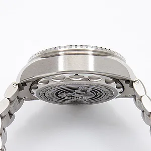 08752_watchlounge_lo.jpg