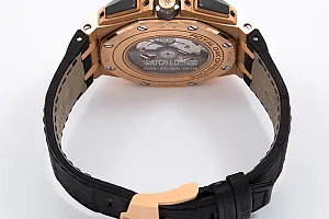 08767_watchlounge_lo.jpg