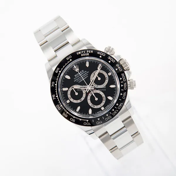 08771_watchlounge_lo_1.jpg