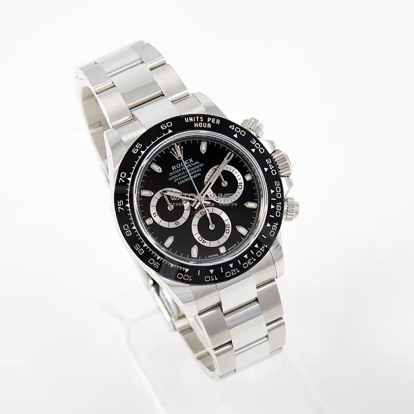 08773_watchlounge_lo_1.jpg