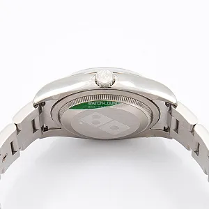 08796_watchlounge_lo.jpg
