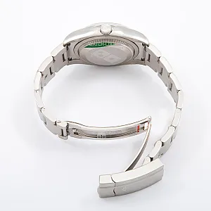 08799_watchlounge_lo.jpg