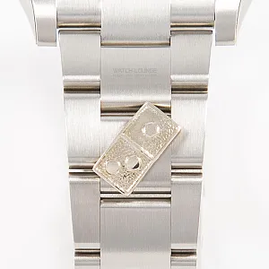 08800_watchlounge_lo.jpg