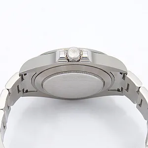 08827_watchlounge_lo.jpg