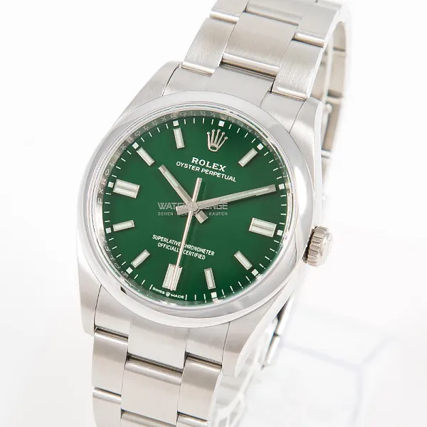 08832_watchlounge_lo_1.jpg