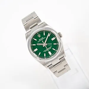 08833_watchlounge_lo.jpg