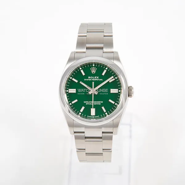 08834_watchlounge_lo.jpg
