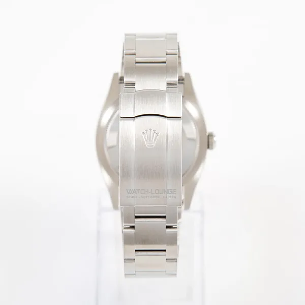 08840_watchlounge_lo.jpg