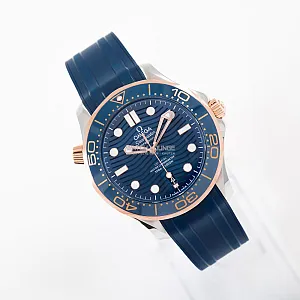 08843_watchlounge_lo.jpg