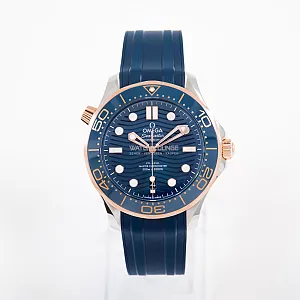 08844_watchlounge_lo.jpg