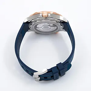 08850_watchlounge_lo.jpg