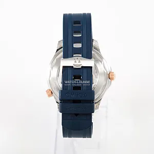 08851_watchlounge_lo.jpg