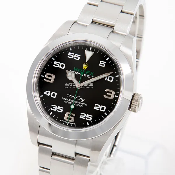 08856_watchlounge_lo_1.jpg