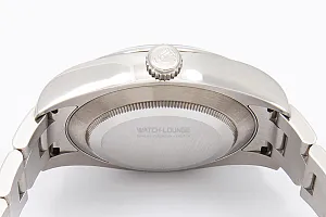 08861_watchlounge_lo.jpg