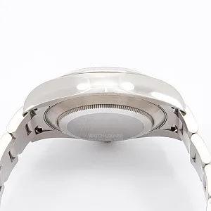 08862_watchlounge_lo.jpg