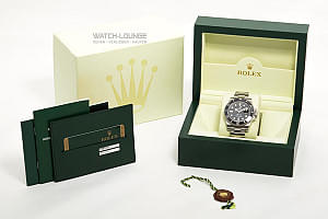 08877_watchlounge_lo.jpg