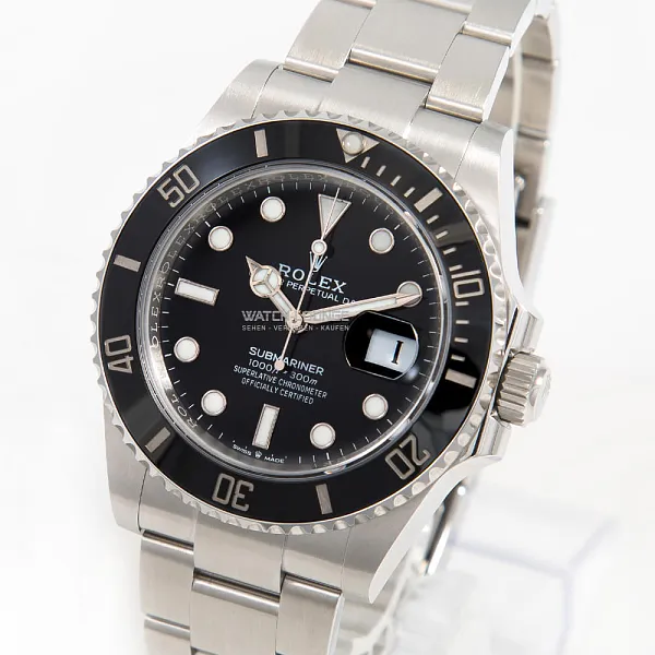 08878_watchlounge_lo_1.jpg