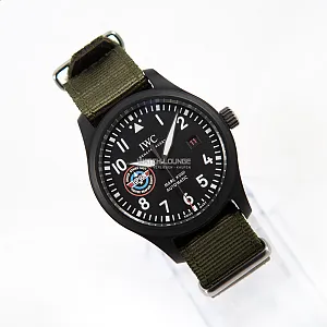 08889_watchlounge_lo.jpg