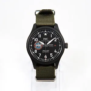 08890_watchlounge_lo.jpg