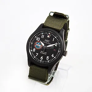 08892_watchlounge_lo.jpg