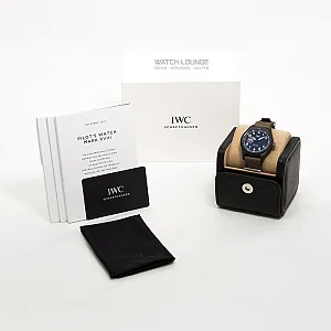 08897_watchlounge_lo.jpg