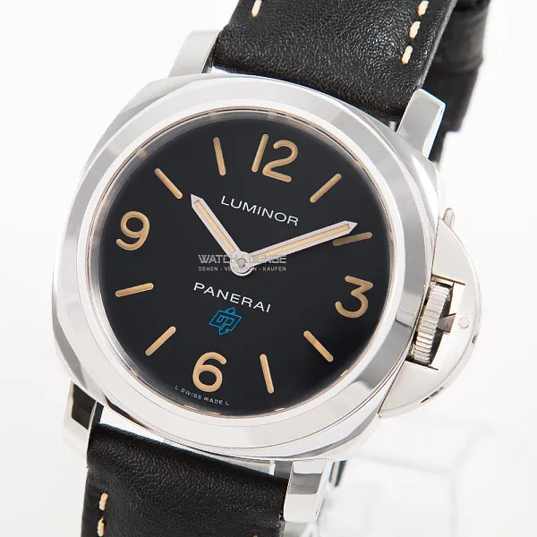 08898_watchlounge_lo_1.jpg