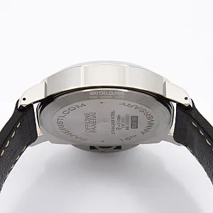 08904_watchlounge_lo.jpg