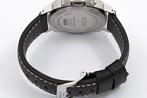 08905_watchlounge_lo.jpg